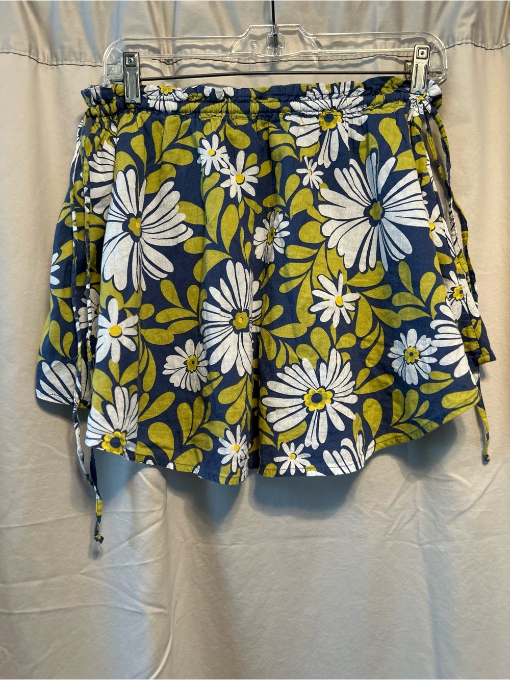 aerie Navy Floral Daisy Drawstring Shorts with White & Olive Accents